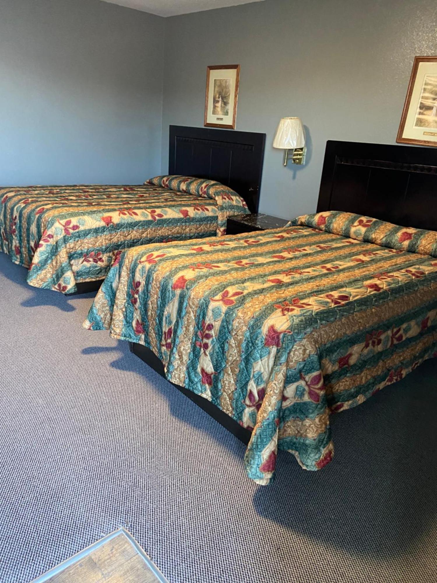 Pratt Budget Inn Екстериор снимка